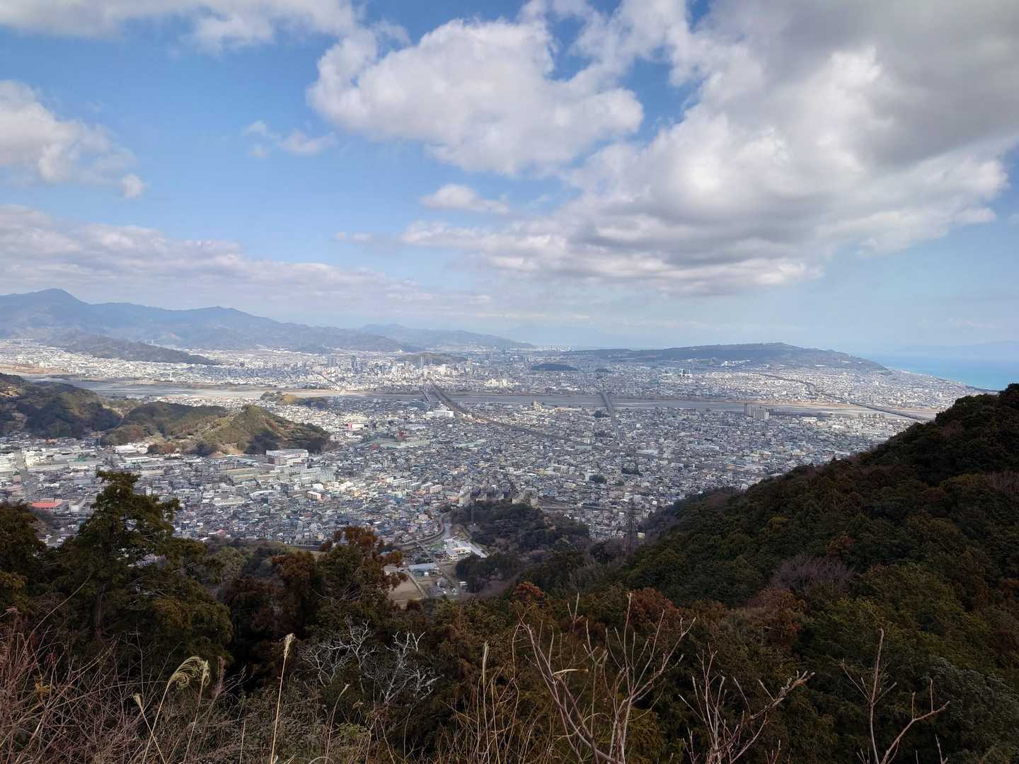 朝鮮岩
ここからは下り❗️
最後のロード4kmは、腸脛靭帯炎でペースダウン💧くやしぃ〜😭