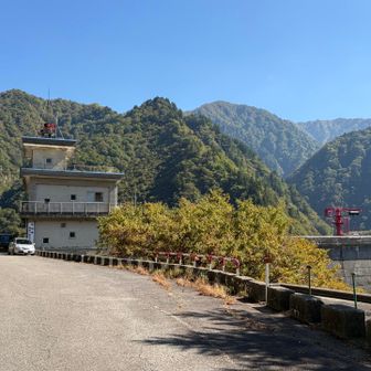 ダムの関係者の方とおしゃべりしました☺️
この方も登山されるみたい⛰️
蒜場山は人気らしい🧐エッ?ソウナノ！？