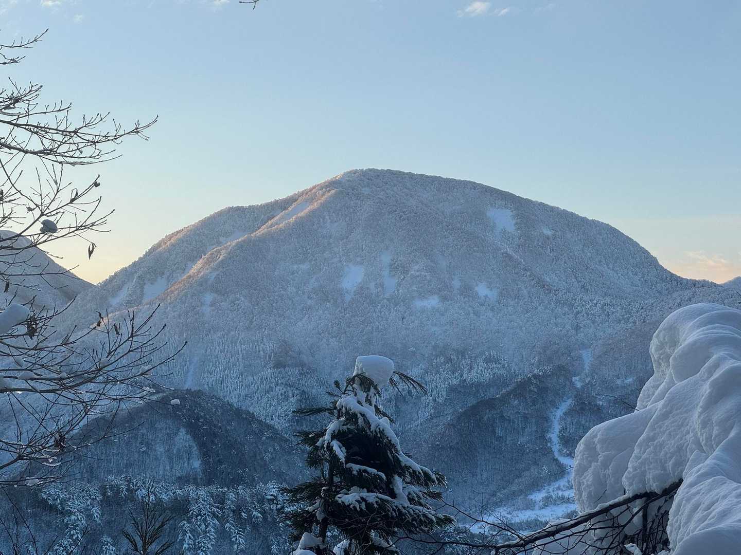 南面白山も🤍
