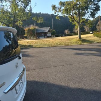 鮎河千本桜、桜🌸の名所のうぐい川公園に着いた❗️ 誰～れも居らん❗️😱