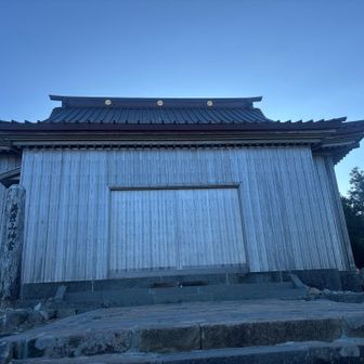 上宮。閉まってる。早過ぎたのかたまにしか開かないのかは分からない。