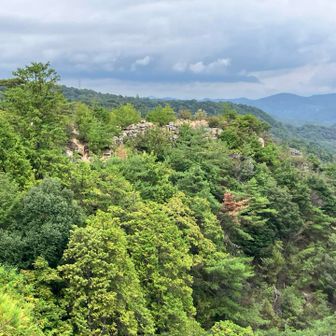 高石垣(屏風折れ石垣)