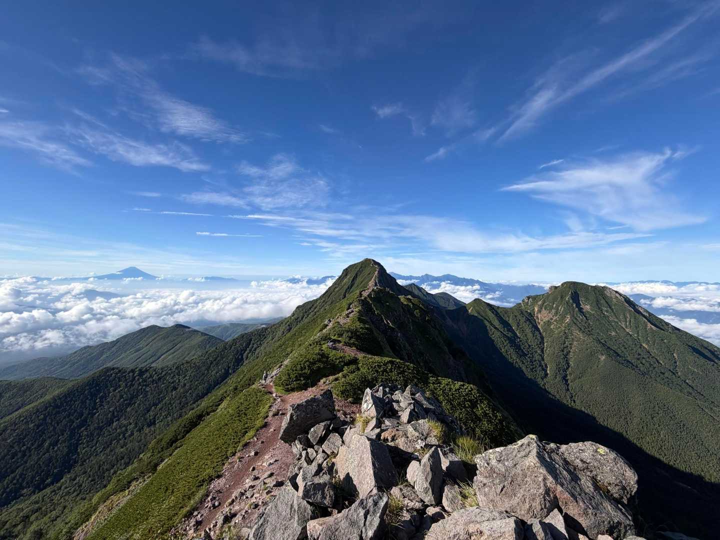 阿弥陀岳、赤岳、富士山