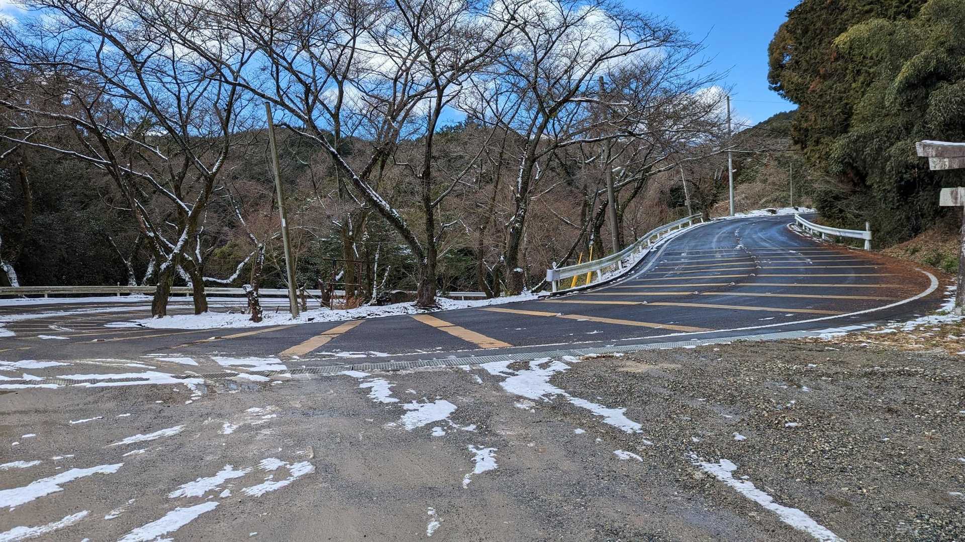 昼前からの山、近場で雪遊び
