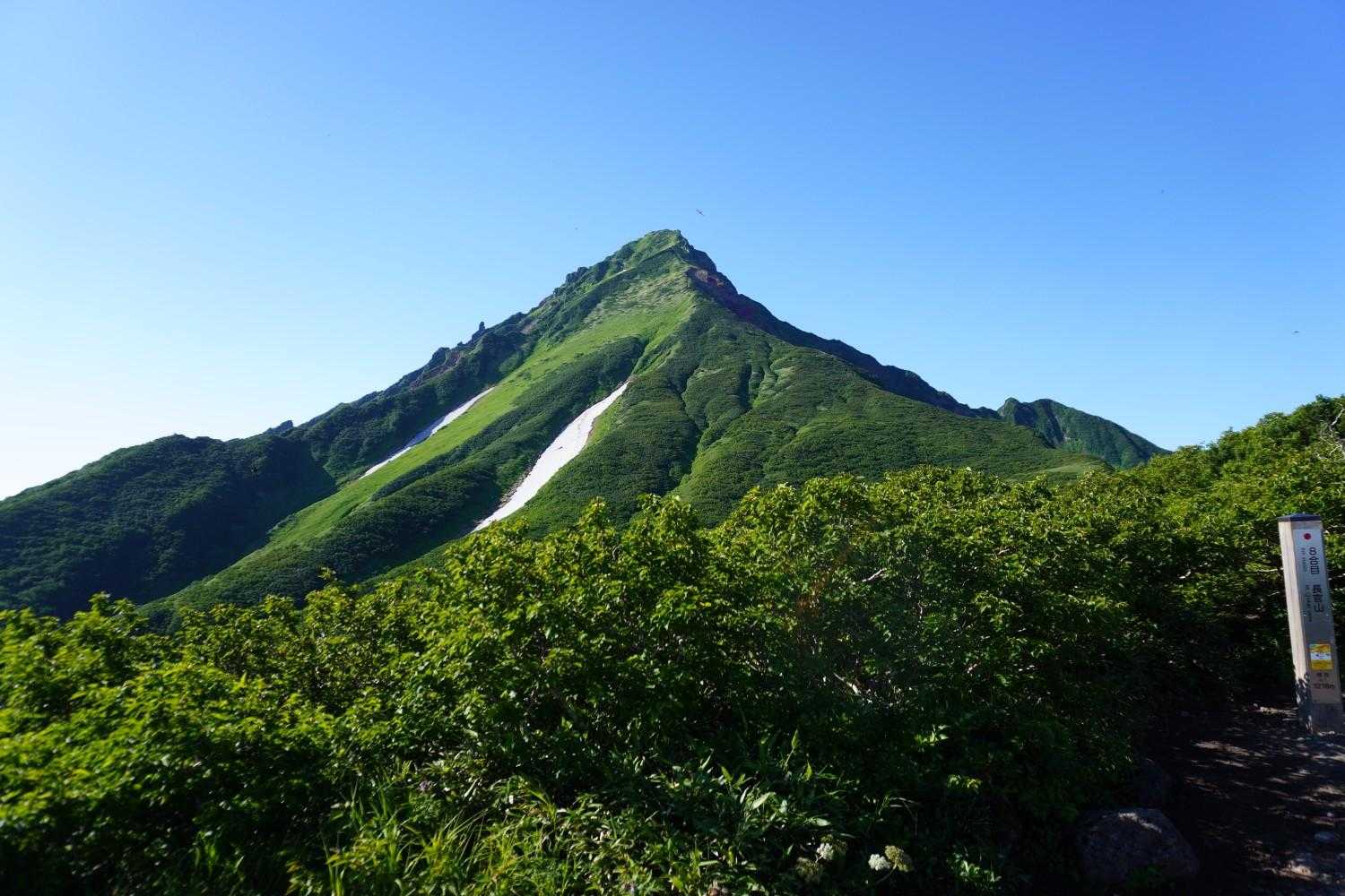 鴛泊ルート | 日本最北の独立峰「利尻富士」を眺める王道コースの写真