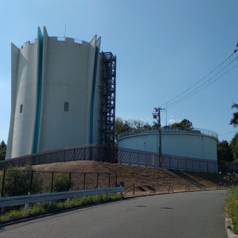 配水場が山道の目印。