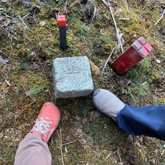 ヨソ山山頂
三角点△今日は2人👟