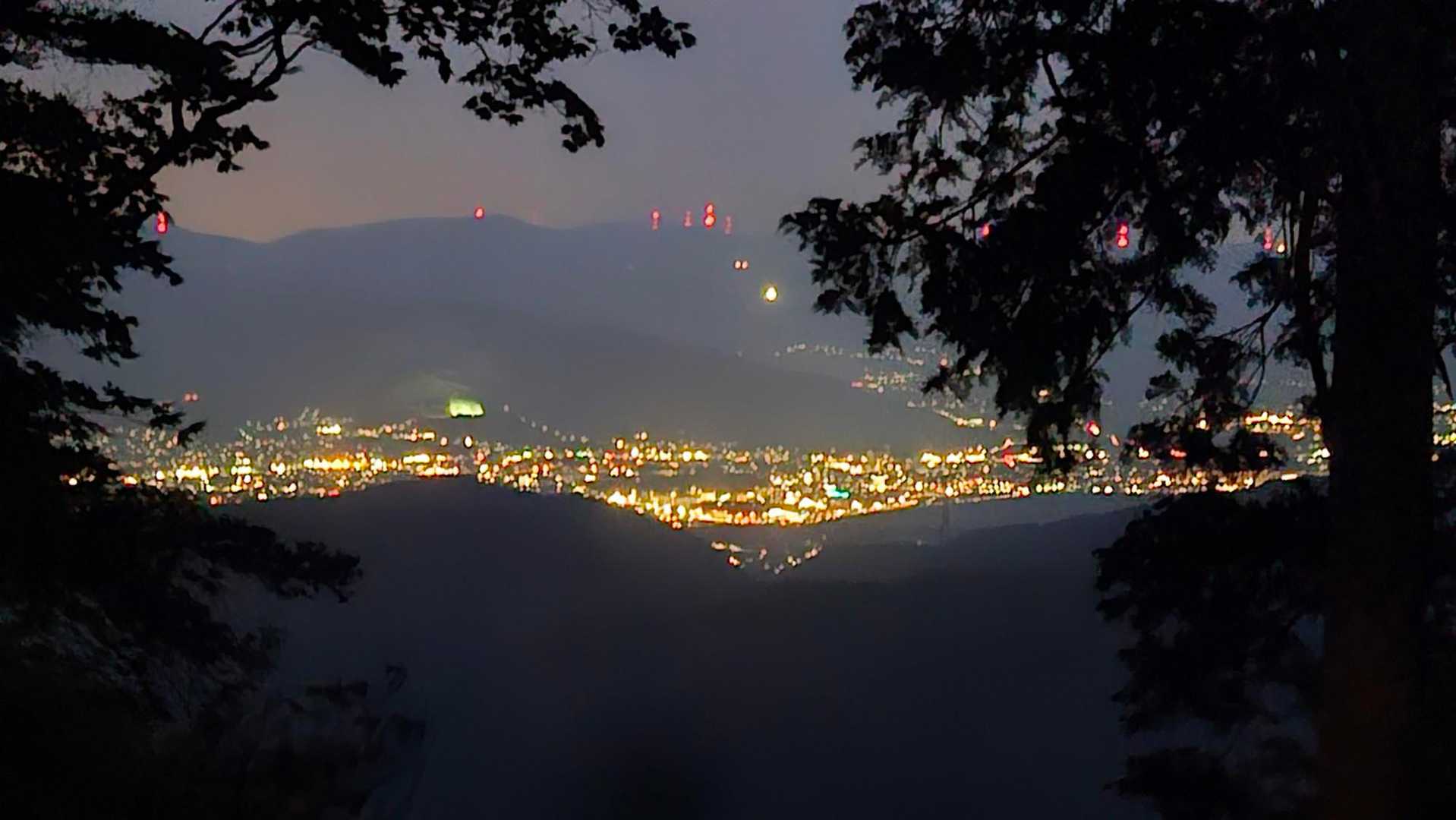 どぉ～ん‼️亀岡の夜景🌃🌉✨
綺麗だね✨
