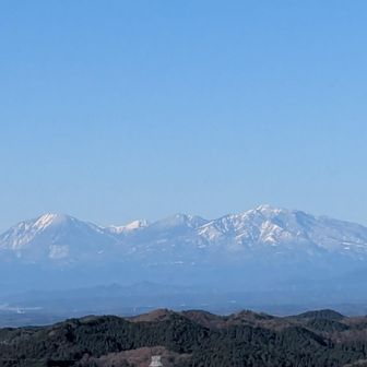 山頂から雪を被った日光連山が見えました⛰️