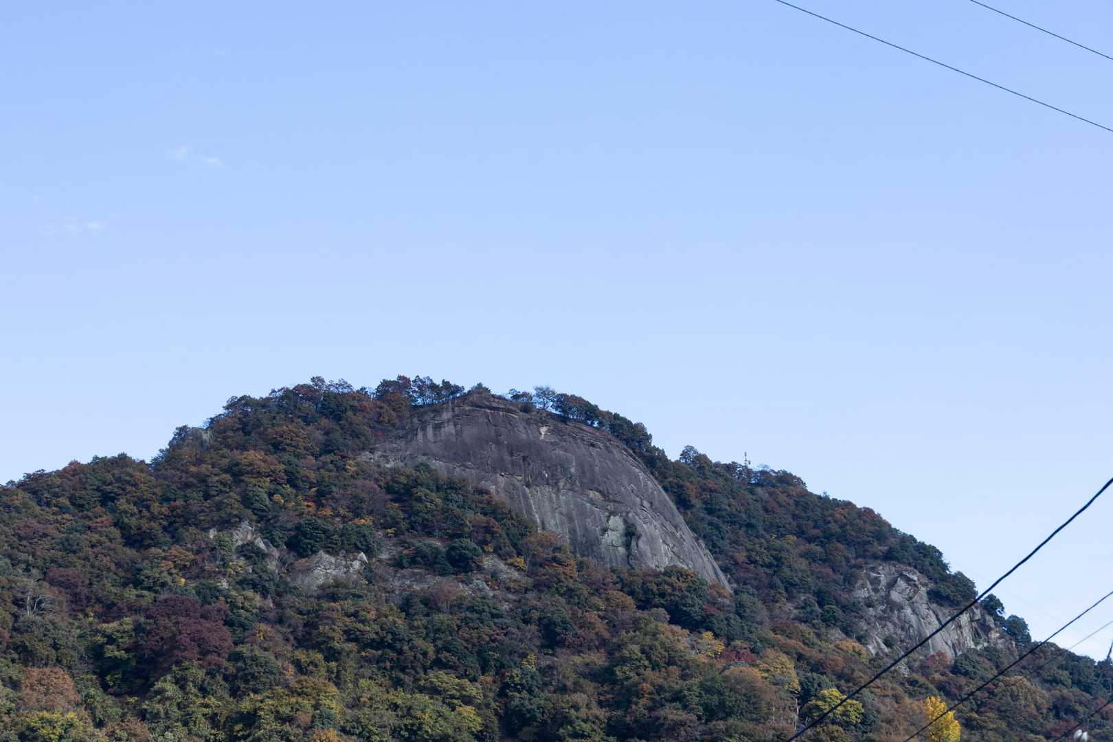 本日登る岩殿山、わくわくする