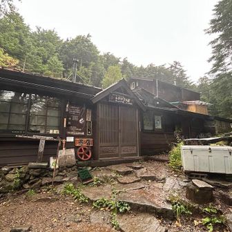しらびそ小屋は臨時休業。