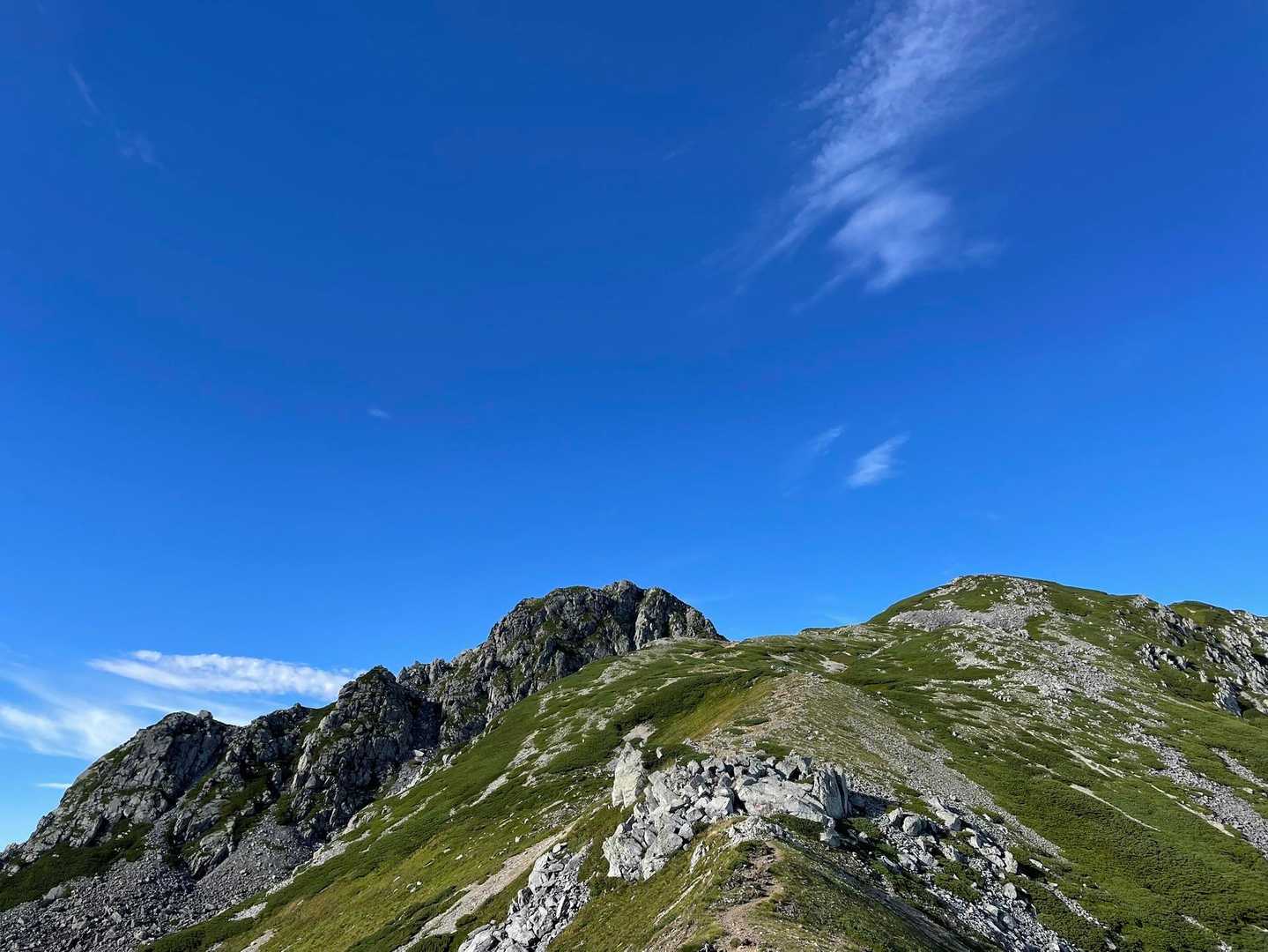 そのまま下山するつもりが、この空と景色を見てしまったら…登らずにはいられなくなりました笑笑