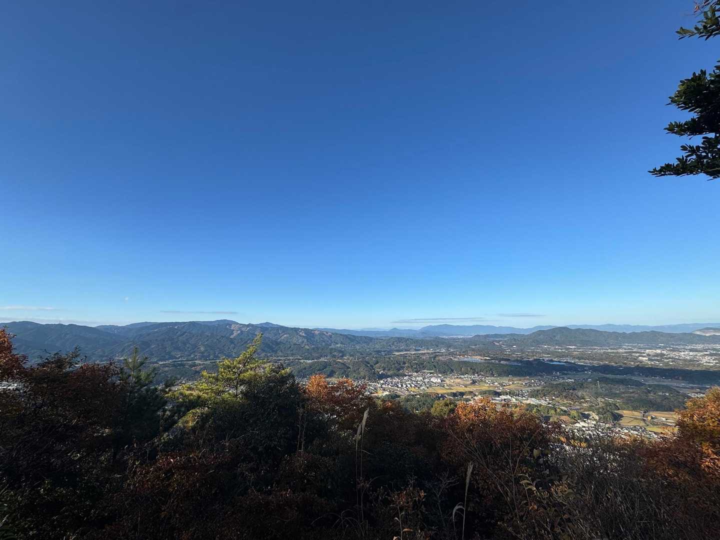 岩石山 往復 | 奇岩・巨岩とドウダンツツジのトンネルが生み出す絶景を満喫の写真