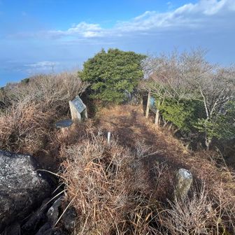 岩の上、それは360°のパノラマ絶景ビュー🤩✨