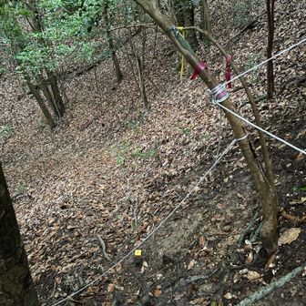 先ほどの間違って左に行った所に出ます
この白ロープは目的は？ですが一時的なものかもしれません