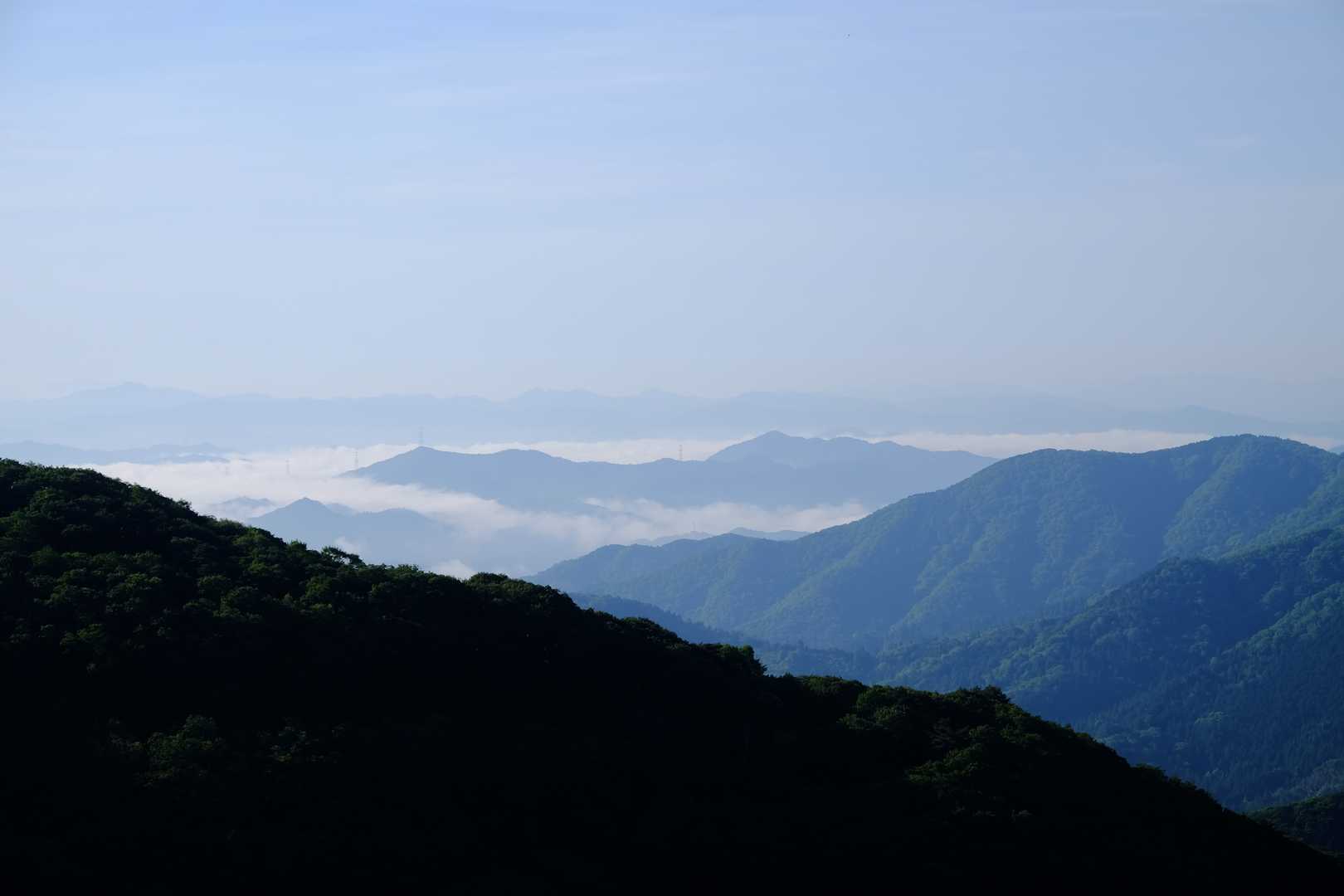 遠くに雲海が見えました