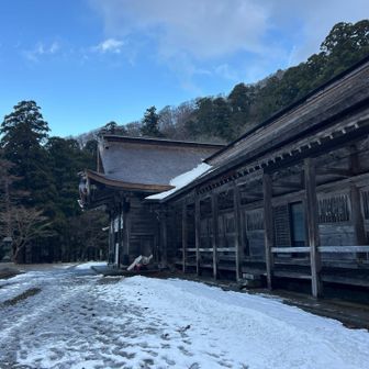 大山⛩️ 
今季も雪に埋もれるのかな😌