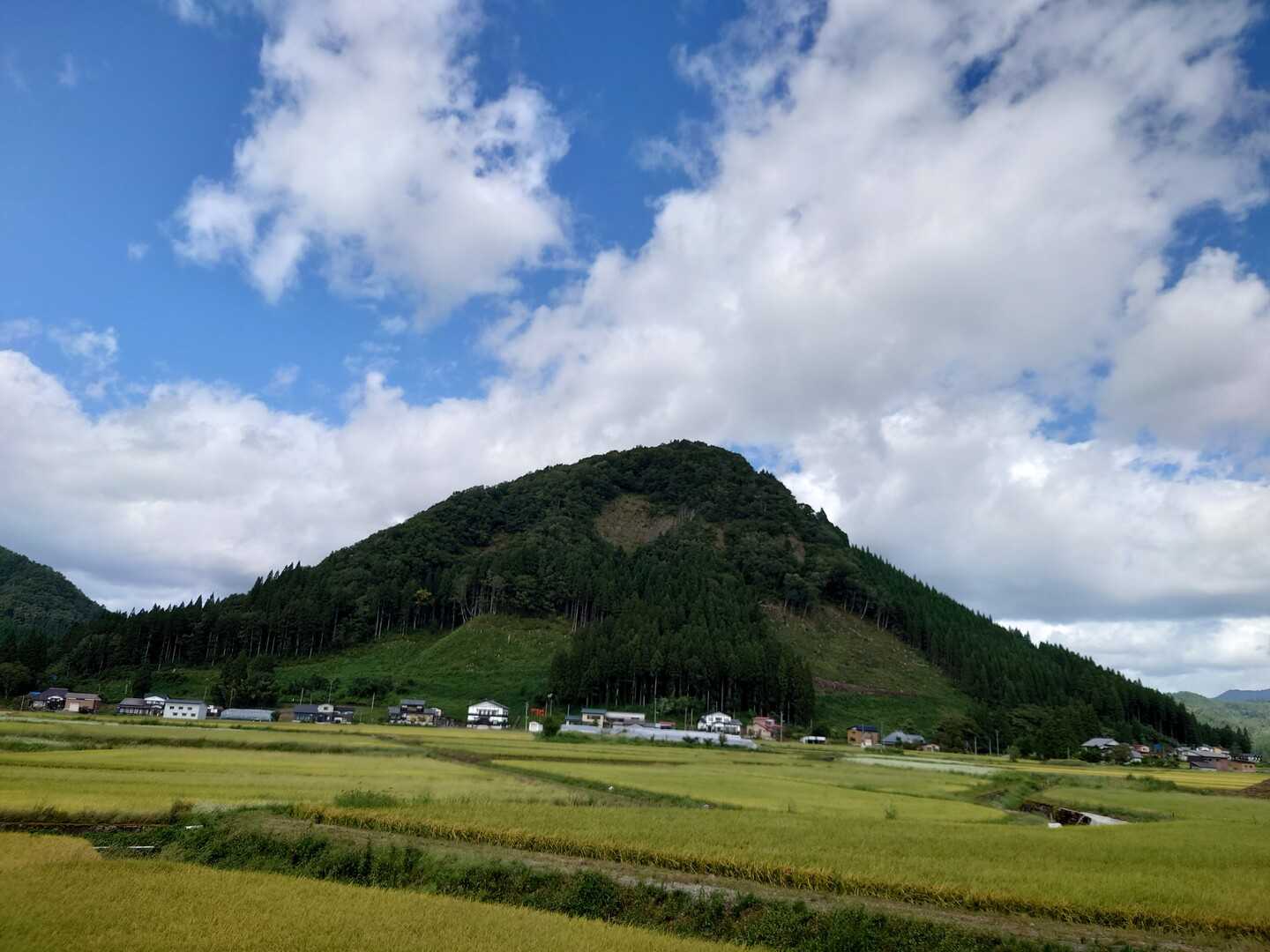 薬師山（山形県最上郡金山町）の写真