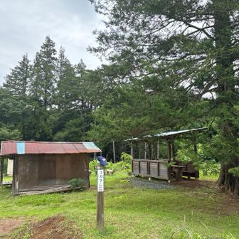 山の中に突然出現する集落、ユガテ
花の季節はとっても綺麗で、「桃源郷」のようだとか(言い過ぎ)