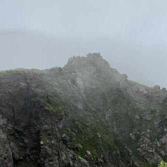 少し晴れてきて、岩木山方面が見えてきた