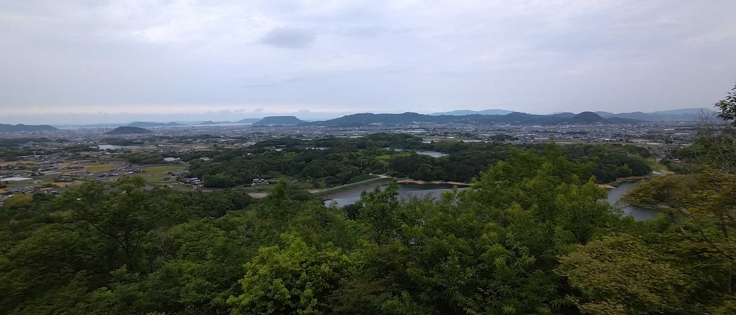 空が青かったらなあ😆