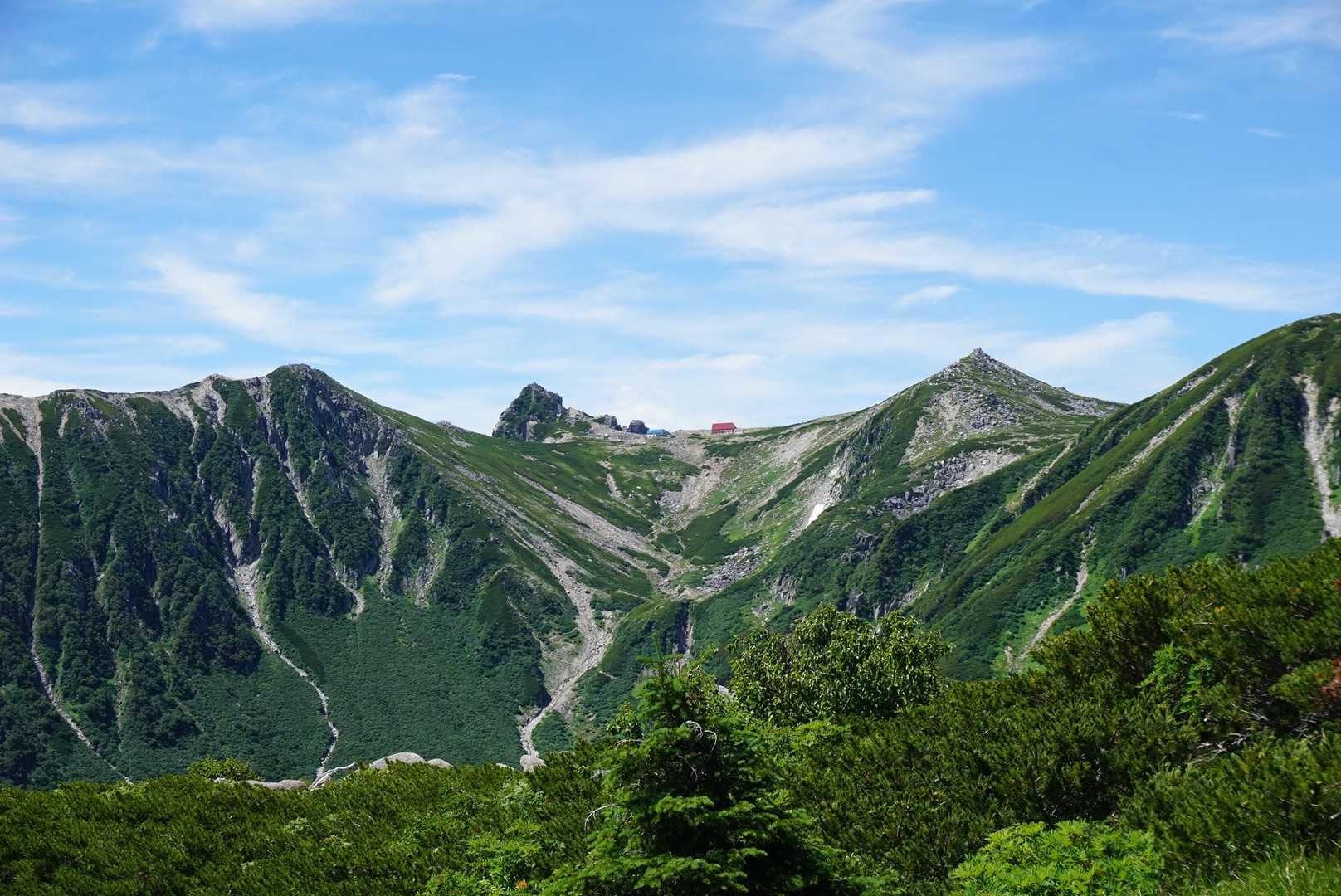 山荘が見える