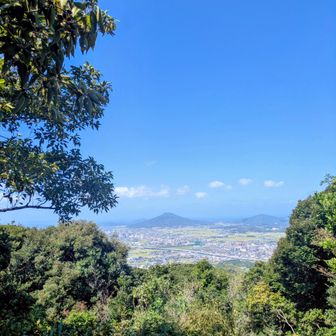 鐘撞山山頂から可也山
