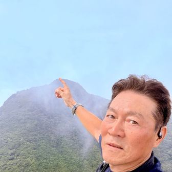 　　　東峰にはたくさんの人🤚