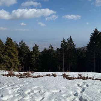 頂上からの景色は、イマイチですが達成感はありました！！
