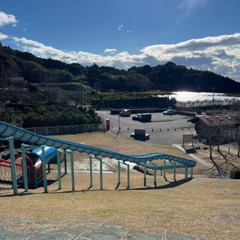 みどり湖に帰ってきました！
とりあえず滑り台は滑っときました😆