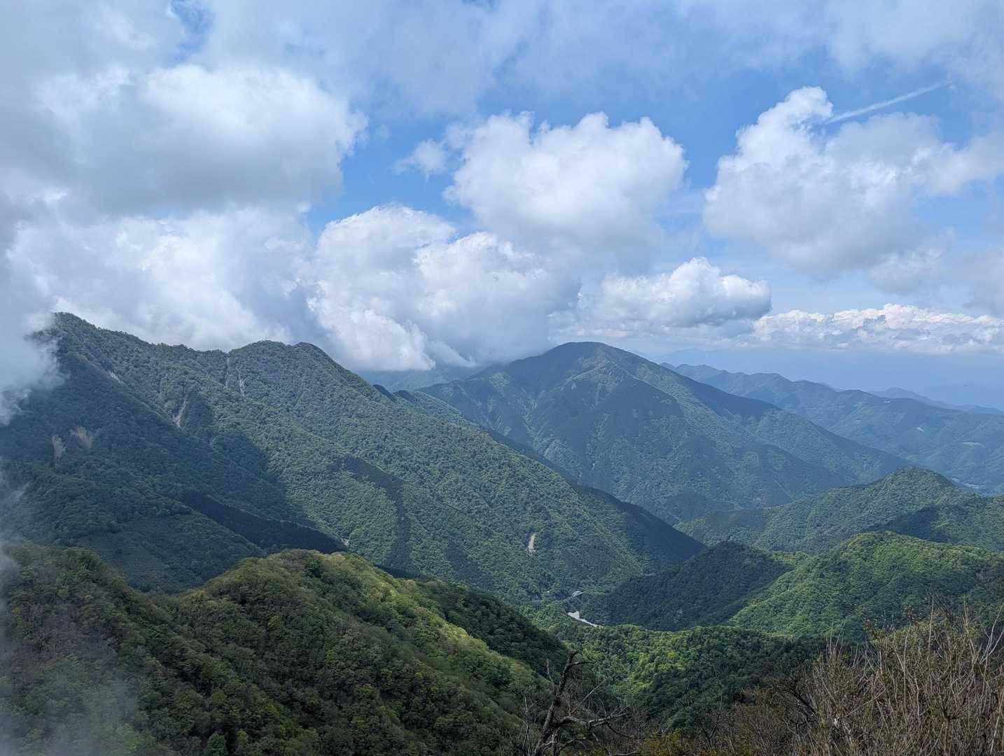 西丹沢バス停-檜洞丸-蛭ヶ岳 往復コースの写真