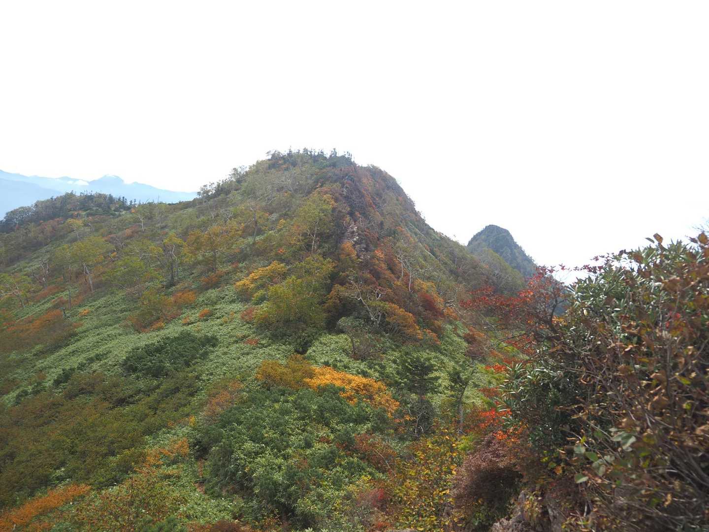 振り返った先に剣ヶ峰が見えた