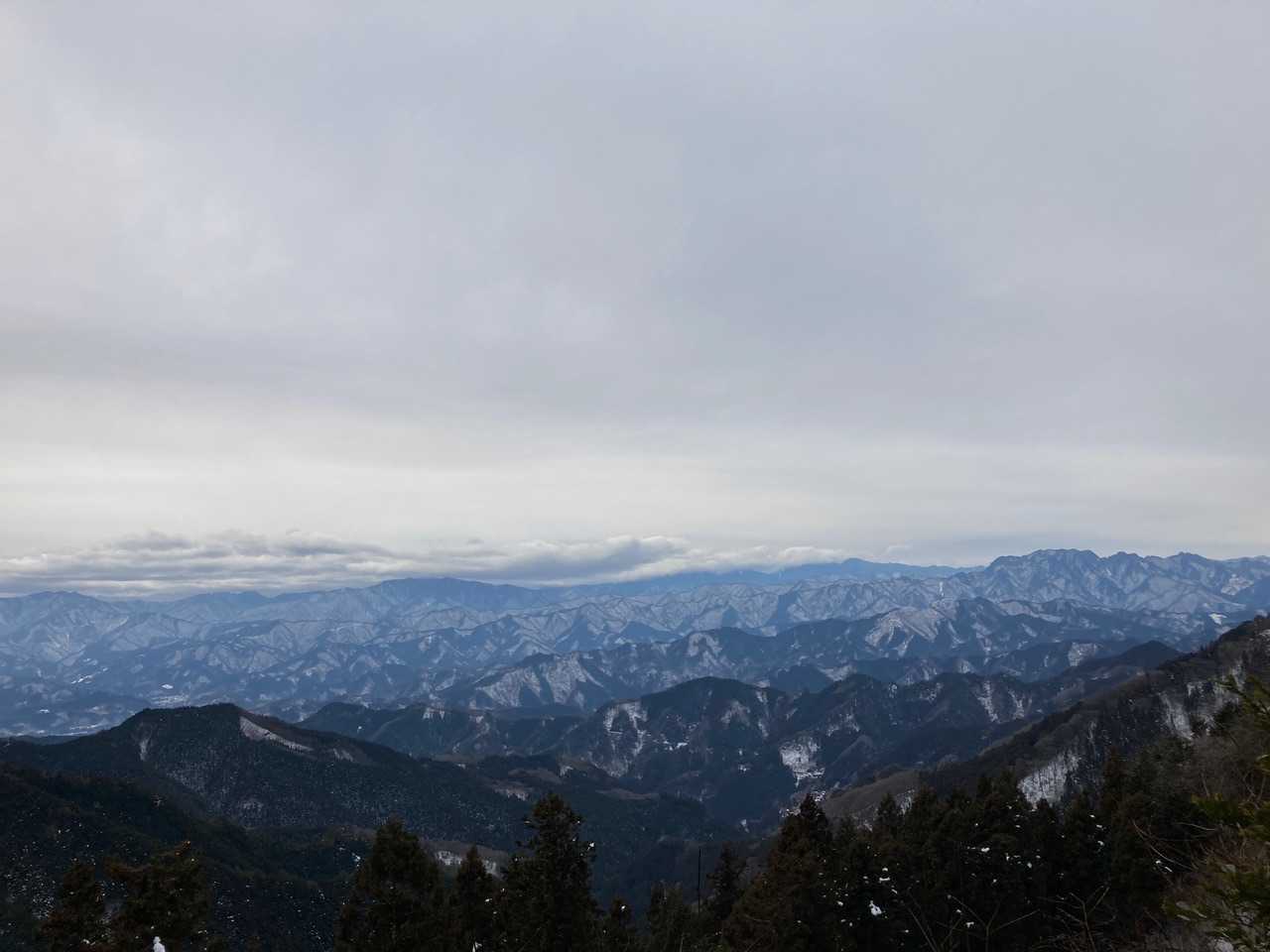 積雪が収まるまこのエリアはきついなぁ