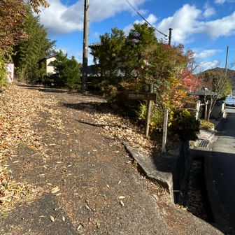 住宅街から登山道へ