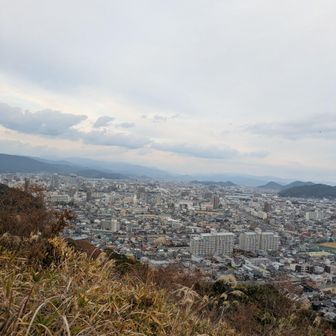 登山道から町並みが見えると嬉しいですよね😆