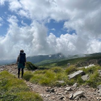 帰りの化雲岳⛰️

やっぱ雲がきたー☁️