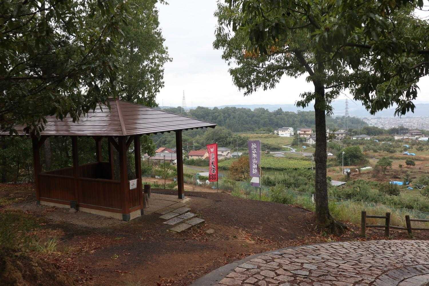 櫓門口登山道入口-本城跡-桝形城山 往復コースの写真