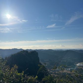 北峰からの南峰