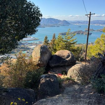 うさぎ岩です🐰
右側の岩がうさぎに見えないこともない😳