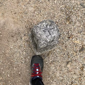 葉山からピストして、茶臼山に到着‼️

本文でも述べてますが、130年もの歴史がある三角点です🤗💝。