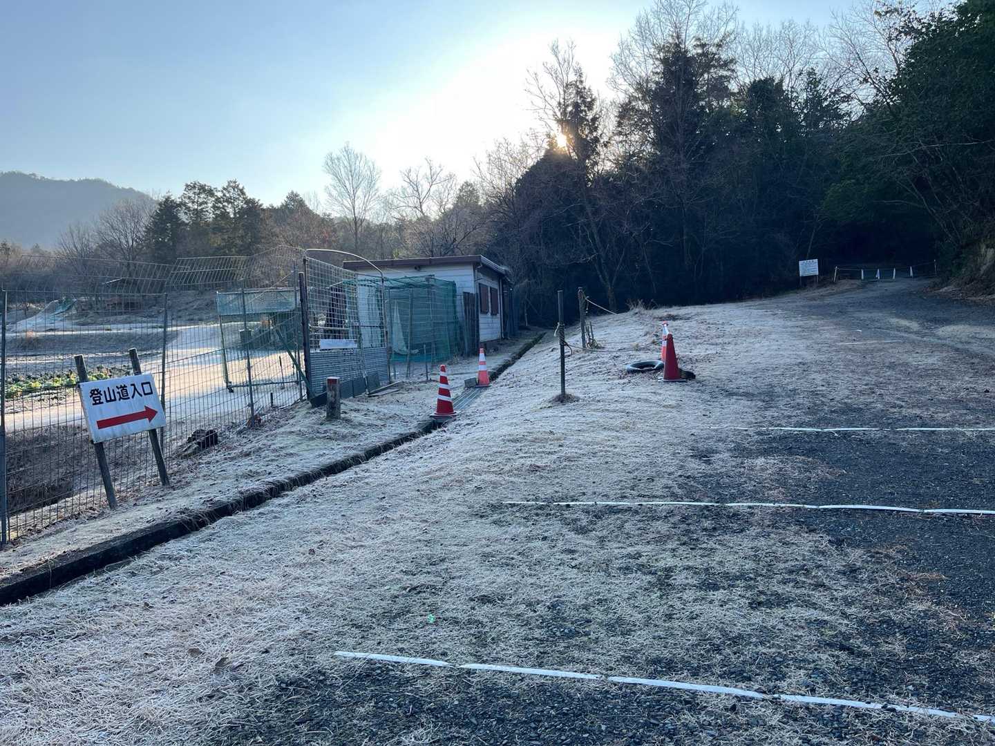 晴れ☀️
ただ霜が降りて
昨日は茨木も昼間雪
こっちも降ったんだろうなぁ