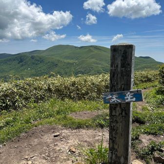 秣岳山頂