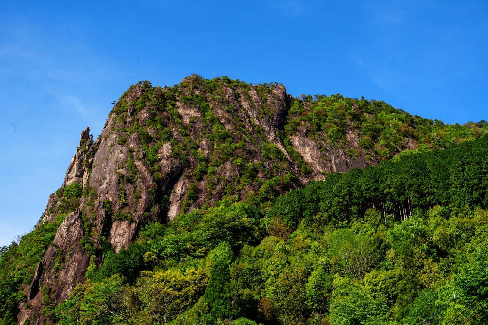 南側登山口に降りて来ました。
とても楽しく魅力的な山でした。
今日もありがとうございました。