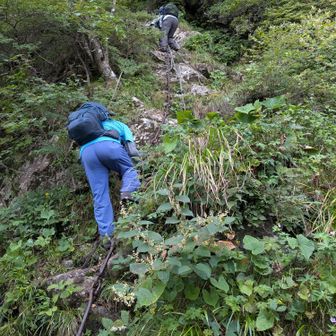 下りの鎖場