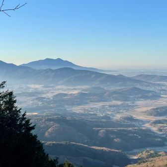 展望台からの筑波
右手には富士山が薄ら確認できる