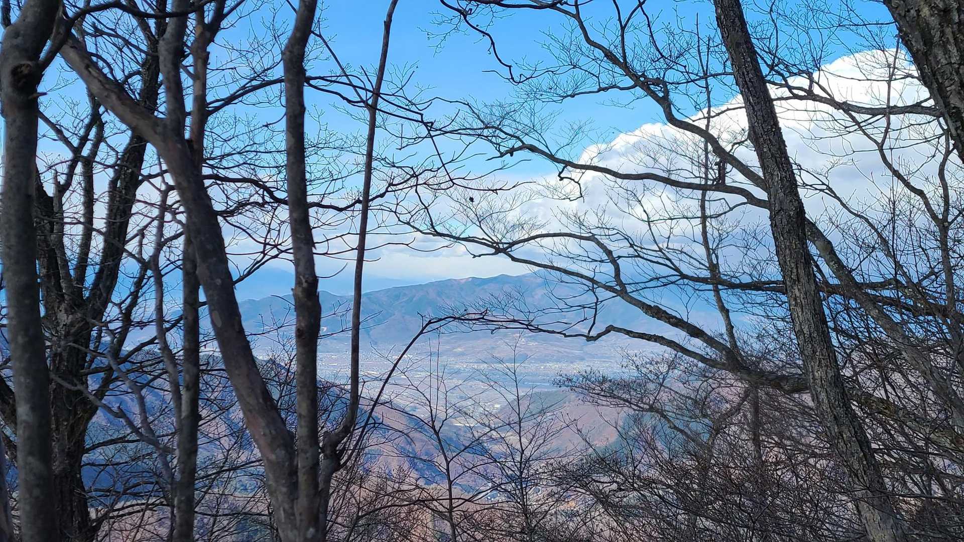 米沢山からの眺望
南アルプスも霞んでるな