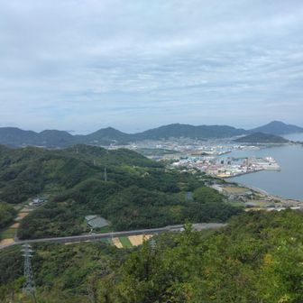 頂上下西側より