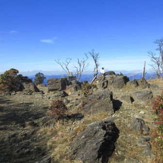 山頂だ、広ーい😆