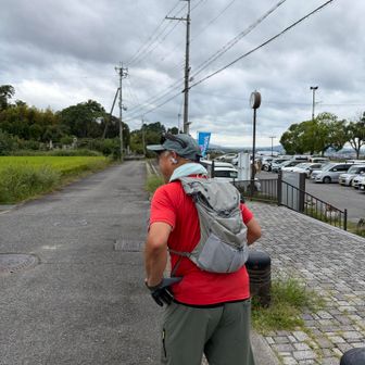 雌岳から道の駅まで一緒に歩いて来ました。
コウスケパパさんはこれから雄岳に登ってから帰るそうです、元気やわー！