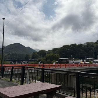 駅周辺には駐車場🅿️が沢山
停める場所を決めておかないと手前で駐車場🅿️へ誘導されそうになります😅